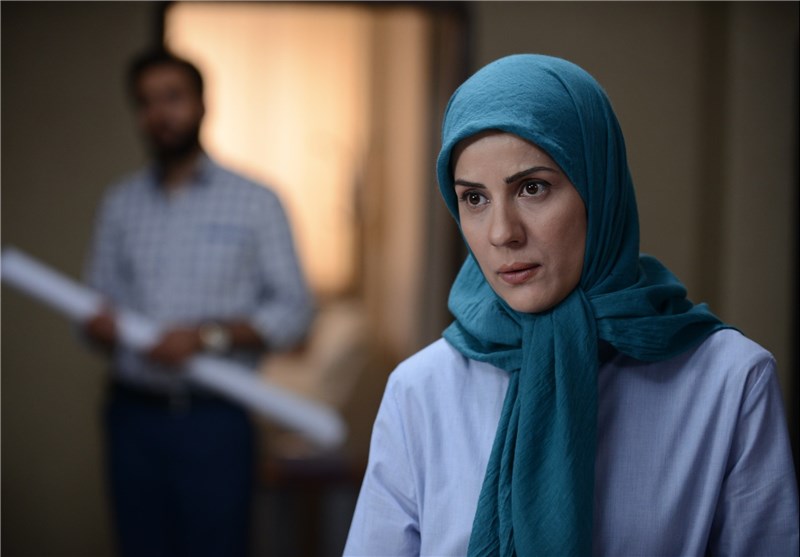 سارا بهرامی در صحنه سریال تلویزیونی پرده‌نشین