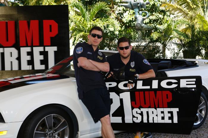  فیلم سینمایی خیابان جامپ شماره ۲۱ با حضور جونا هیِل و چنینگ تاتوم