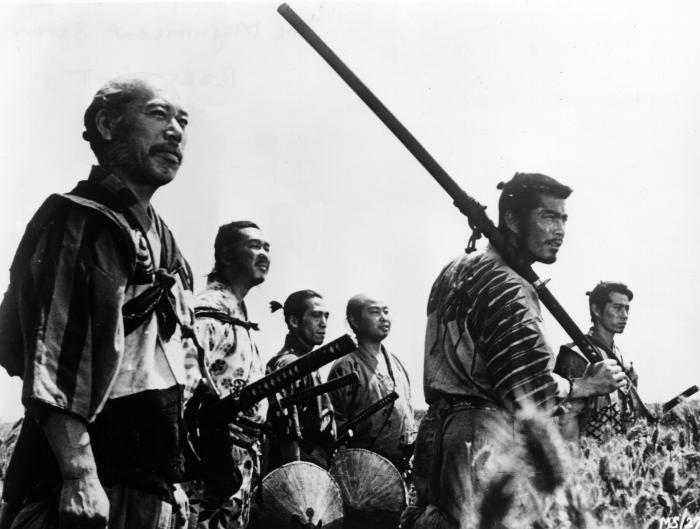 توشیرو میفونه در صحنه فیلم سینمایی هفت سامورایی به همراه Takashi Shimura