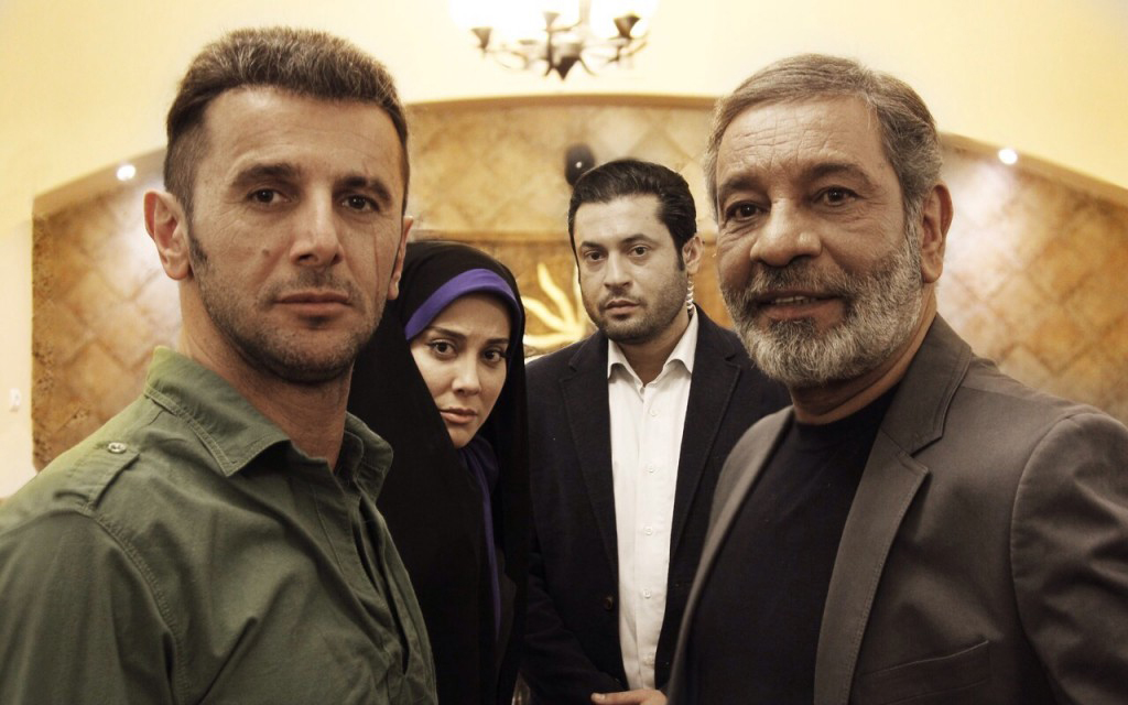 تصویری از آشا محرابی، بازیگر سینما و تلویزیون در پشت صحنه یکی از آثارش به همراه امین حیایی