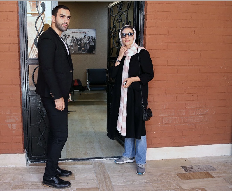 بهادر زمانی در نشست خبری سریال تلویزیونی تنهایی لیلا به همراه مینا ساداتی
