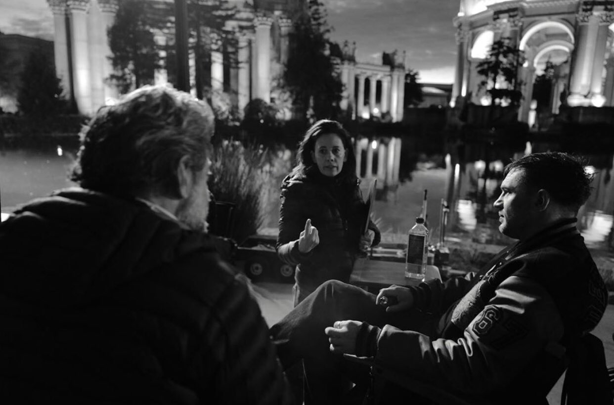 اندی سرکیس در صحنه فیلم سینمایی ونوم : بگذار قتل عام بشه (یا بگذار کارنیج بیاید) به همراه Kelly Marcel و تام هاردی