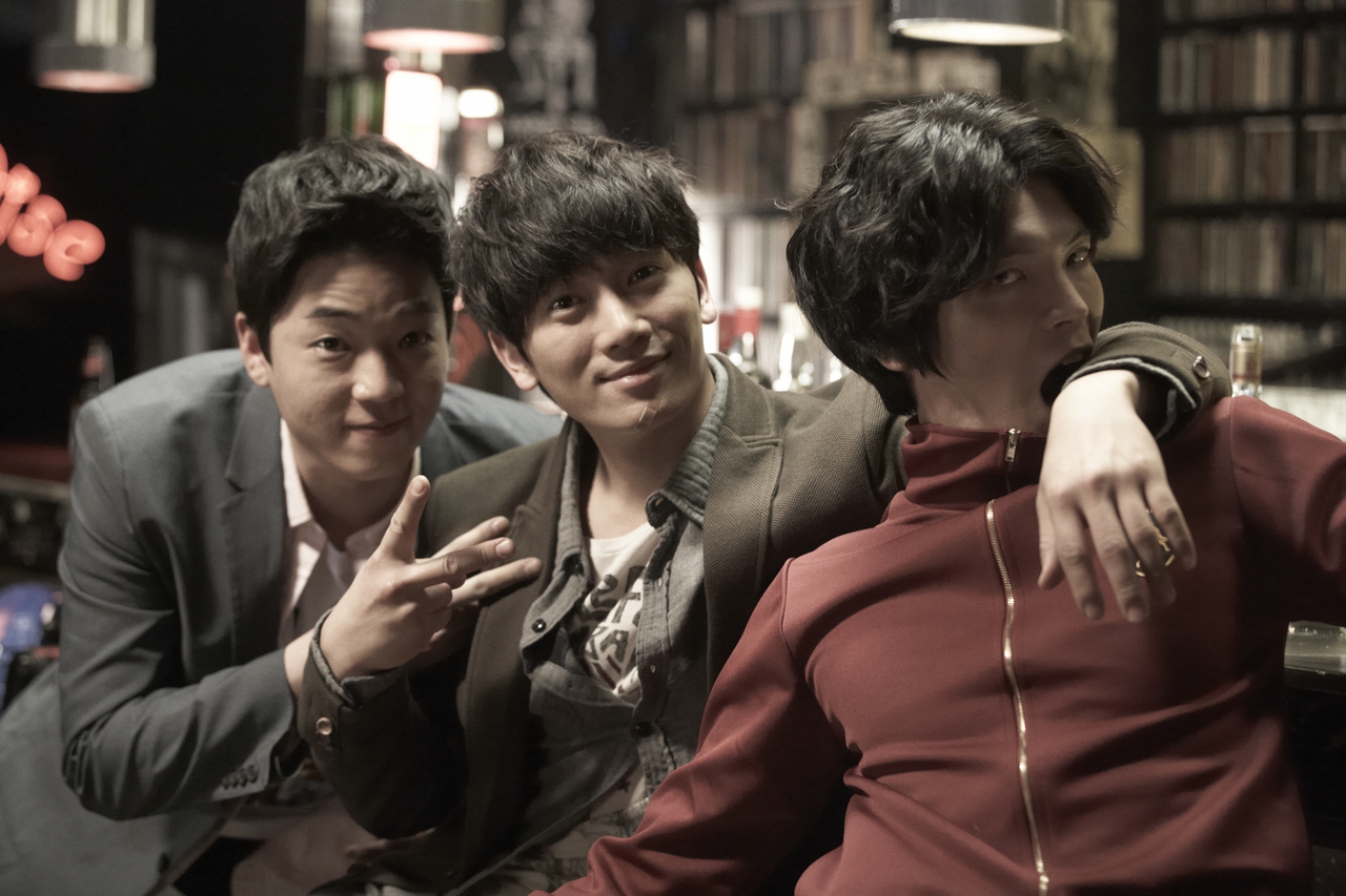 Seong-oh Kim در صحنه فیلم سینمایی Whatcha Wearin'? به همراه Ji-yun Mun و Seong Ji