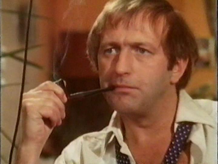 Graham Chapman در صحنه فیلم سینمایی The Odd Job