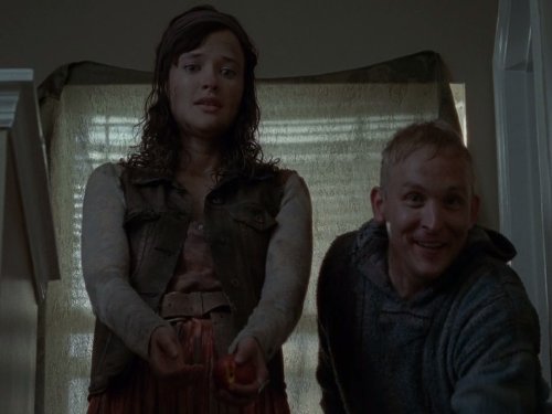 Robin Lord Taylor در صحنه سریال تلویزیونی مردگان متحرک
