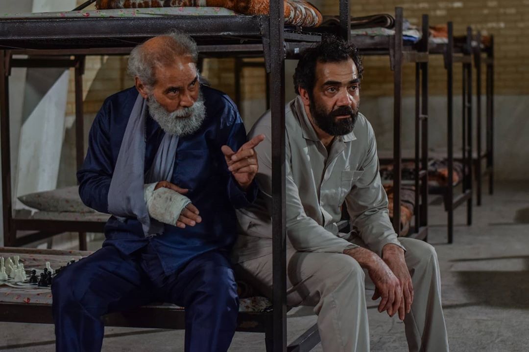 حسین توشه در صحنه سریال تلویزیونی سرگذشت به همراه بابک نوری