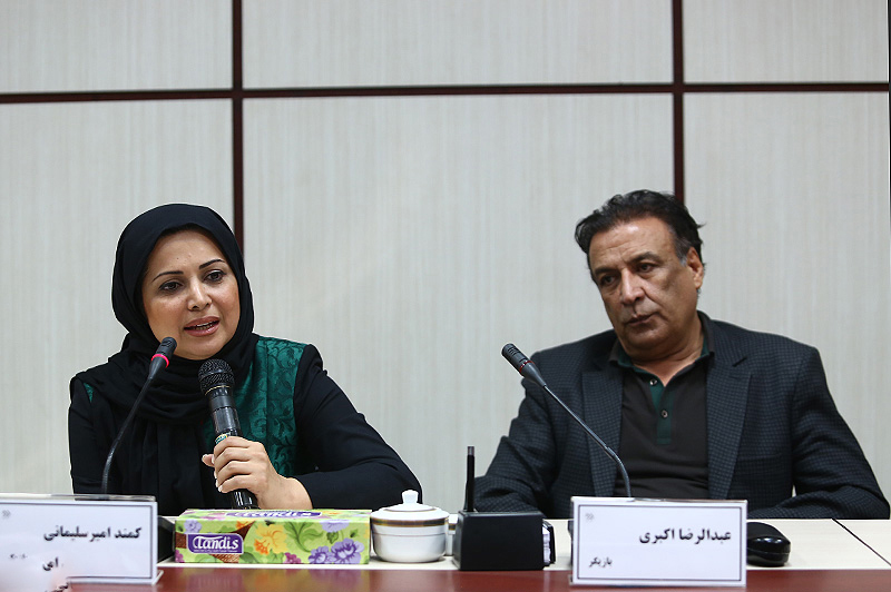 عبدالرضا اکبری در نشست خبری سریال تلویزیونی فاخته به همراه کمند امیرسلیمانی