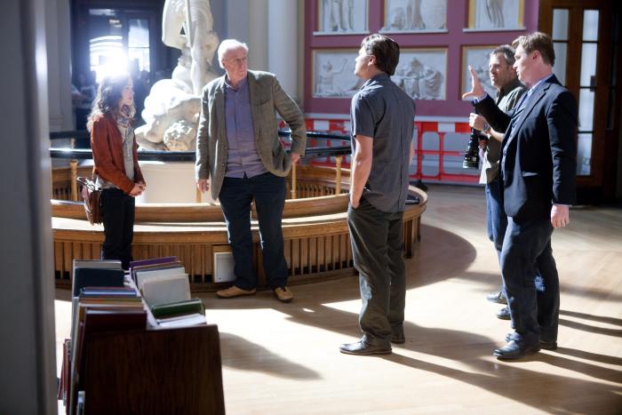 الن پیج در صحنه فیلم سینمایی تلقین به همراه مایکل کین، Wally Pfister، لئوناردو ویلهام دی کاپریو و کریستوفر نولان
