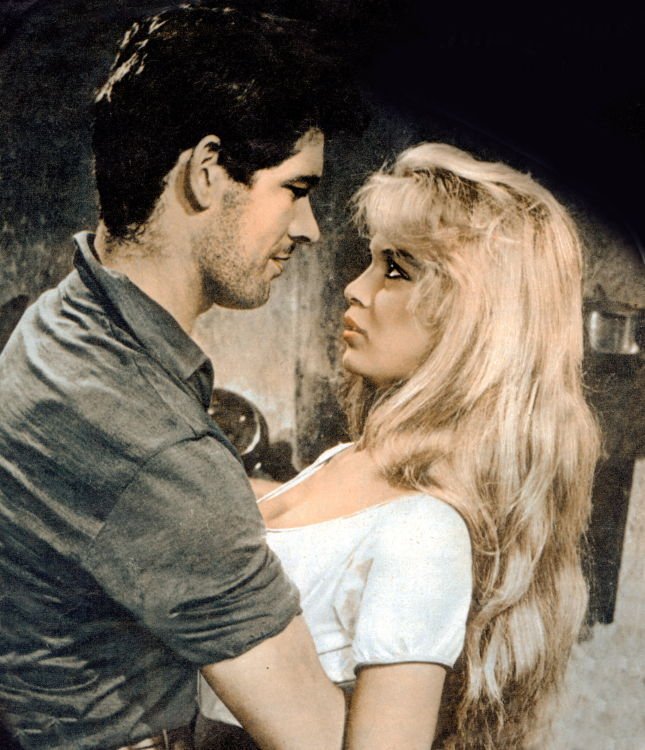  فیلم سینمایی The Night Heaven Fell با حضور Stephen Boyd و Brigitte Bardot
