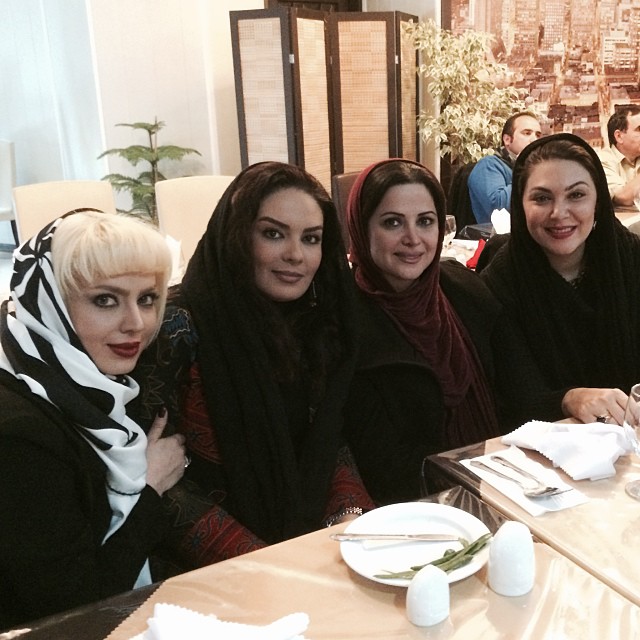 تصویری شخصی از کمند امیرسلیمانی، بازیگر سینما و تلویزیون به همراه سولماز آقمقانی، لاله اسکندری و سارا خوئینی‌ها