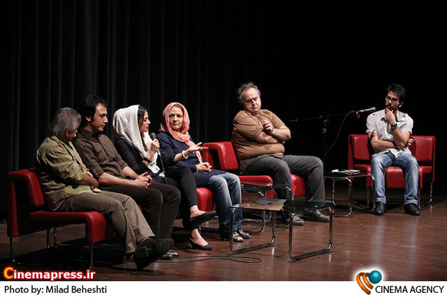 فریال بهزاد در نشست خبری فیلم سینمایی قبیله من به همراه نازنین احمدی