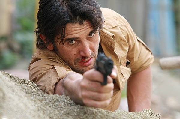  فیلم سینمایی قلاده های طلا به کارگردانی ابوالقاسم طالبی