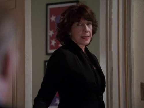 Lily Tomlin در صحنه سریال تلویزیونی بال غربی