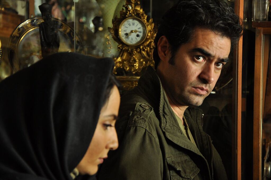سمیرا حسن‌پور در صحنه فیلم سینمایی سایه های موازی به همراه سید‌شهاب حسینی