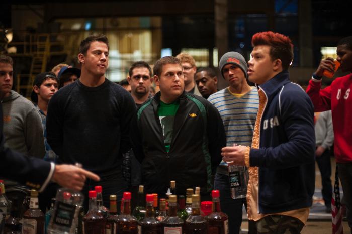  فیلم سینمایی خیابان جامپ شماره ۲۲ با حضور جونا هیِل و چنینگ تاتوم