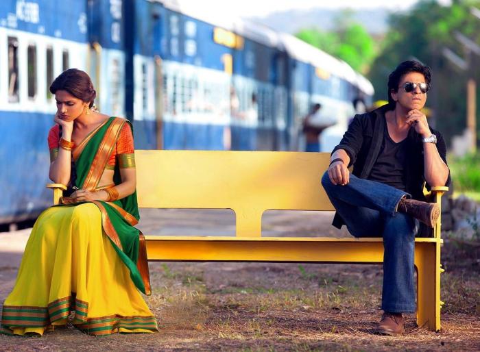 Deepika Padukone در صحنه فیلم سینمایی Chennai Express به همراه شاهرخ خان