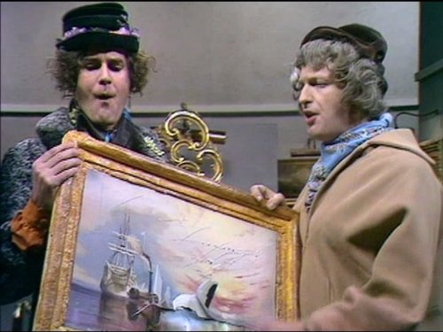 Graham Chapman در صحنه سریال تلویزیونی سیرک پرنده مونتی پایتون به همراه جان کلیز