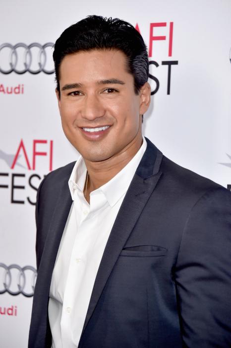 Mario Lopez در صحنه فیلم سینمایی خشونت آمیزترین سال