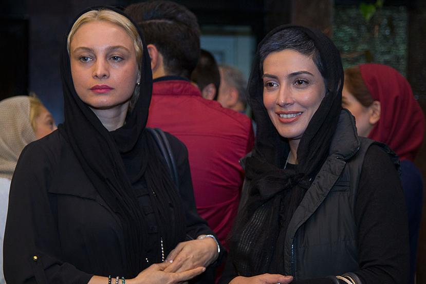 مریم کاویانی در اکران افتتاحیه فیلم سینمایی امتحان نهایی به همراه لیلا زارع