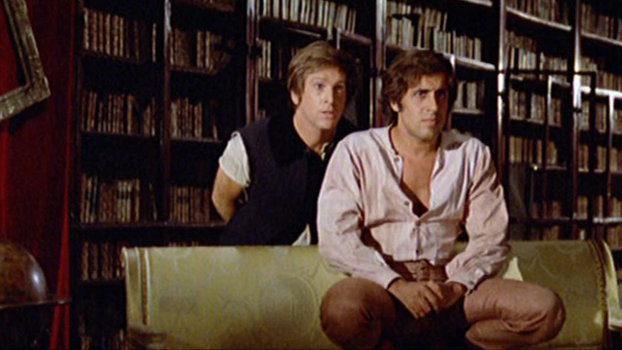 Adriano Celentano در صحنه فیلم سینمایی Le cinque giornate به همراه Enzo Cerusico