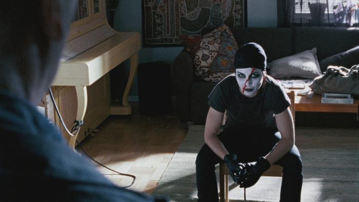  فیلم سینمایی دختری که با آتش بازی کرد به کارگردانی Daniel Alfredson