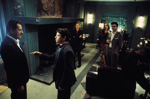 Chris Kattan در صحنه فیلم سینمایی خانه ای در تپهٔ ارواح به همراه Bridgette Wilson-Sampras، Peter Gallagher، Ali Larter و جفری راش