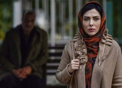 لیلا اوتادی در صحنه فیلم سینمایی آزاد به قید شرط