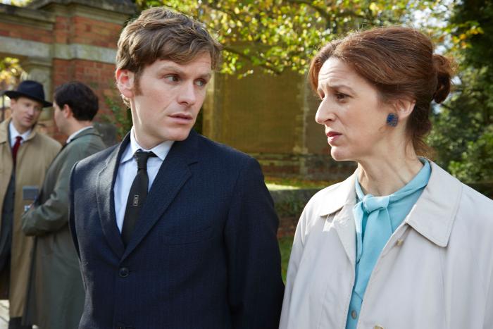 Abigail Thaw در صحنه فیلم سینمایی Endeavour به همراه Shaun Evans