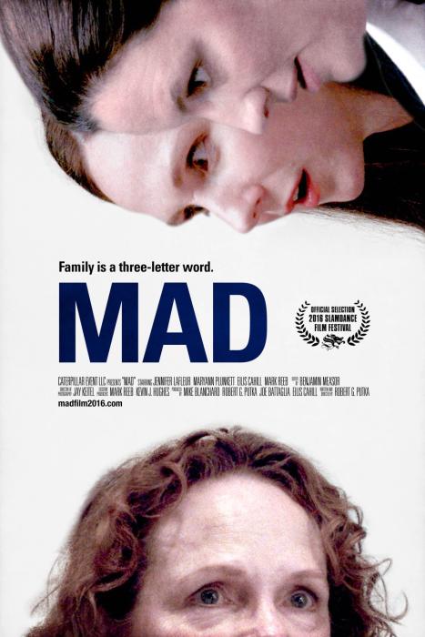 Jennifer Lafleur در صحنه فیلم سینمایی Mad به همراه Maryann Plunkett و Eilis Cahill