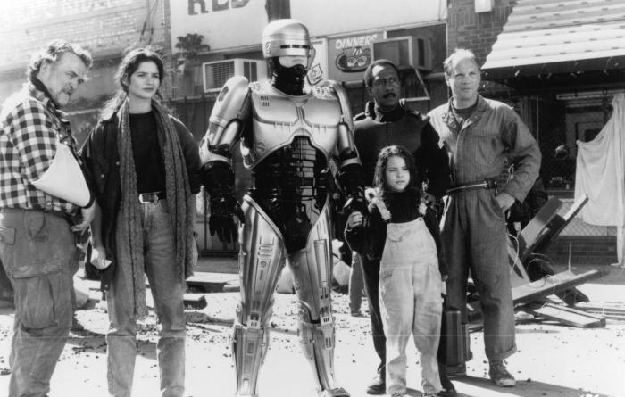 Robert DoQui در صحنه فیلم سینمایی RoboCop 3 به همراه Remy Ryan، Robert John Burke، Stanley Anderson، Daniel von Bargen و Jill Hennessy