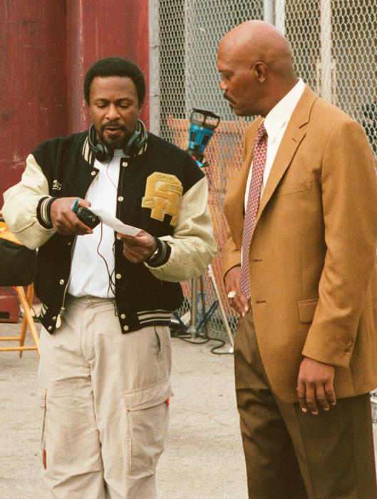 Thomas Carter در صحنه فیلم سینمایی مربی کارتر به همراه ساموئل ال. جکسون