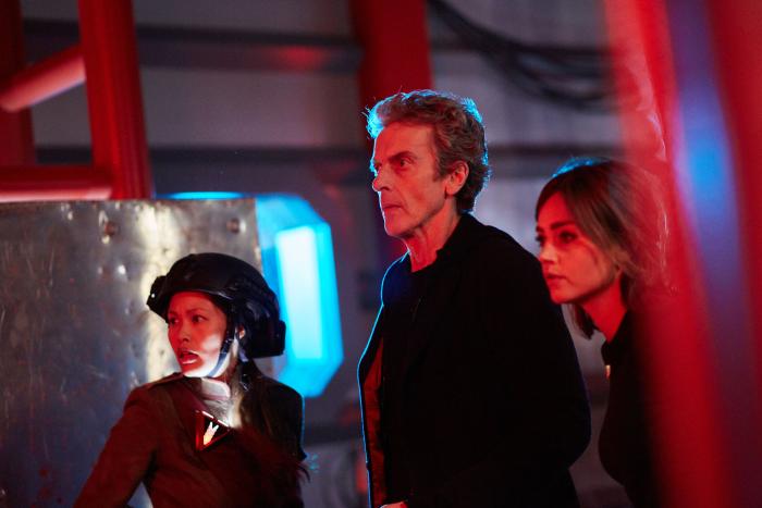 Elaine Tan در صحنه سریال تلویزیونی Doctor Who به همراه جینا کولمن و Peter Capaldi
