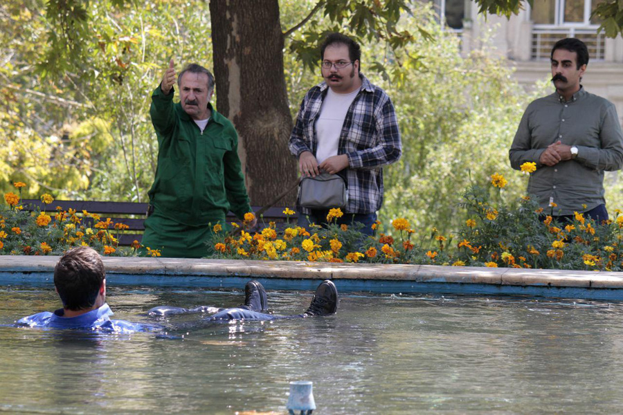 مهران رجبی در صحنه سریال تلویزیونی لیسانسه‌ها