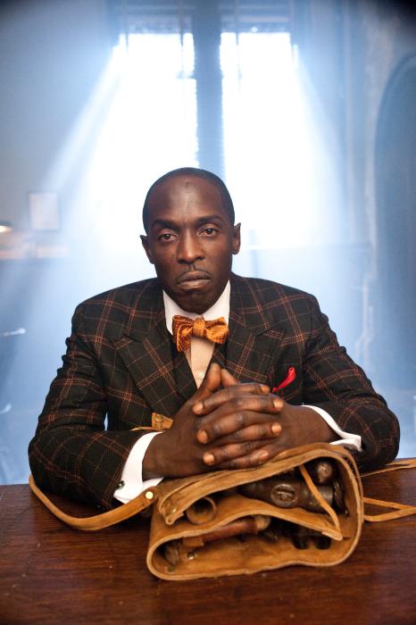 مایکل کی ویلیامز در صحنه سریال تلویزیونی امپراتوری بوردواک