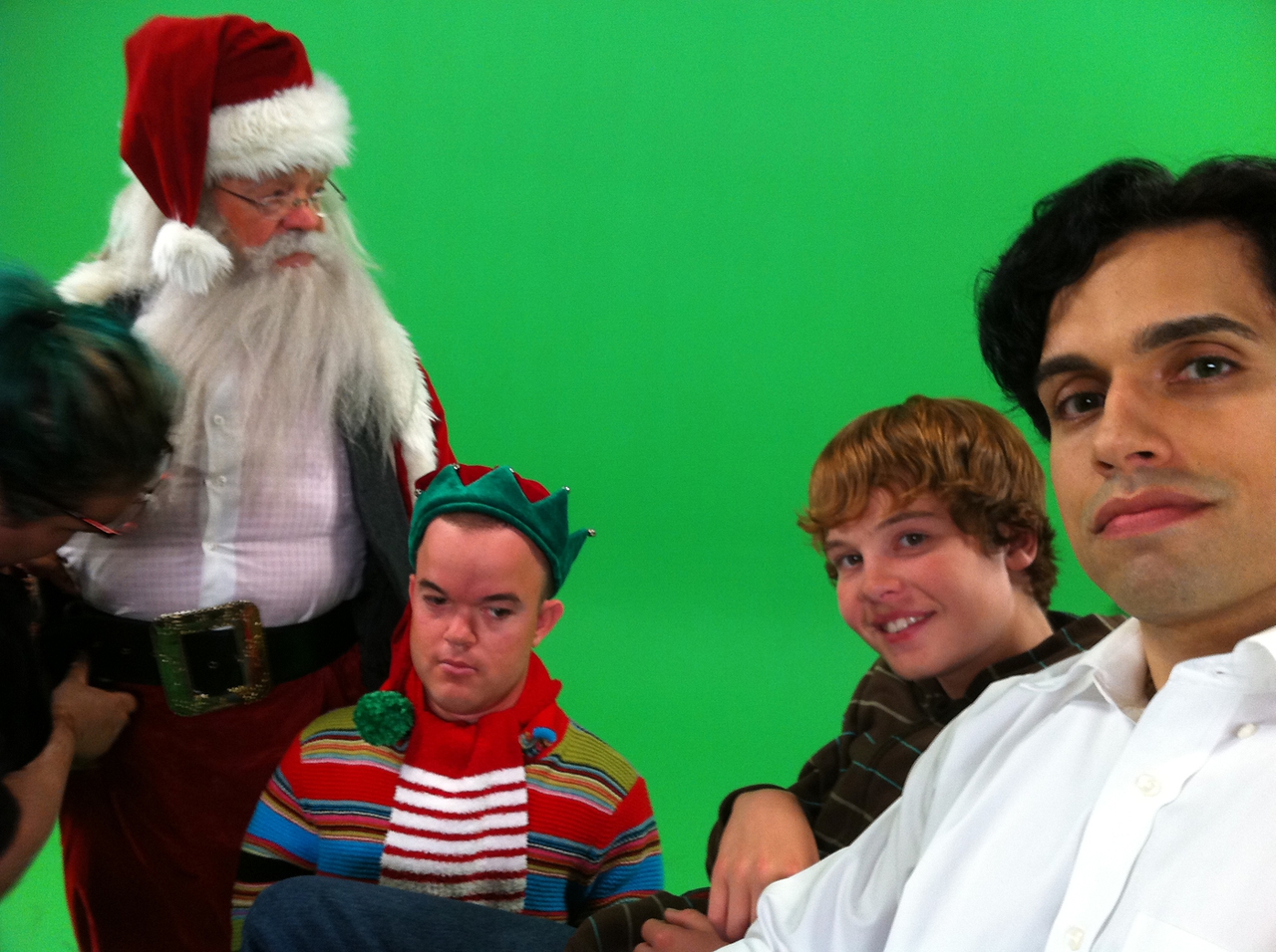 George Maguire در صحنه فیلم سینمایی Hercules Saves Christmas به همراه Danny Arroyo، Anthony Robinson و Brad Williams