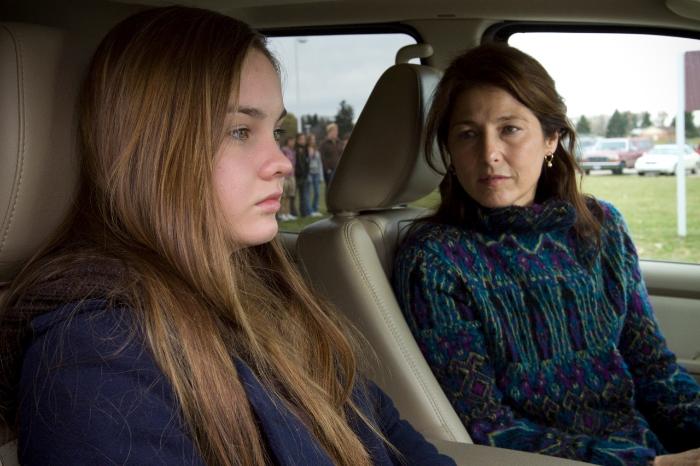 Liana Liberato در صحنه فیلم سینمایی اعتماد به همراه Catherine Keener