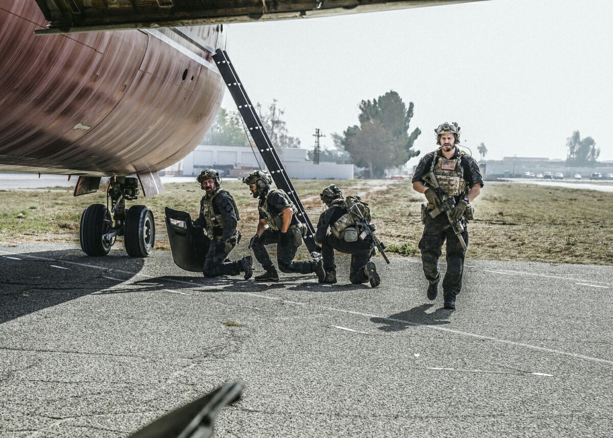 David Boreanaz در صحنه سریال تلویزیونی SEAL Team