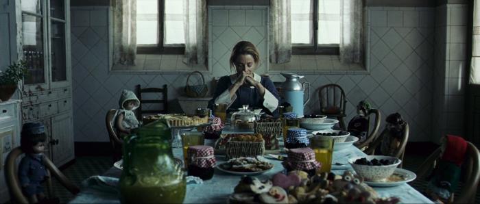 Belén Rueda در صحنه فیلم سینمایی یتیم خانه