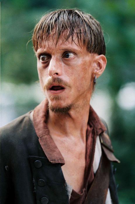 Mackenzie Crook در صحنه فیلم سینمایی دزدان دریایی کارائیب: صندوق مرد مرده