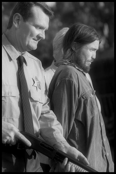 Dean England در صحنه فیلم سینمایی House of Manson به همراه Ryan Kiser