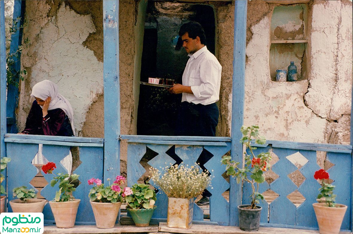  فیلم سینمایی زیر درختان زیتون به کارگردانی عباس کیارستمی