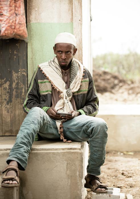 Barkhad Abdi در صحنه فیلم سینمایی نگاه آسمانی