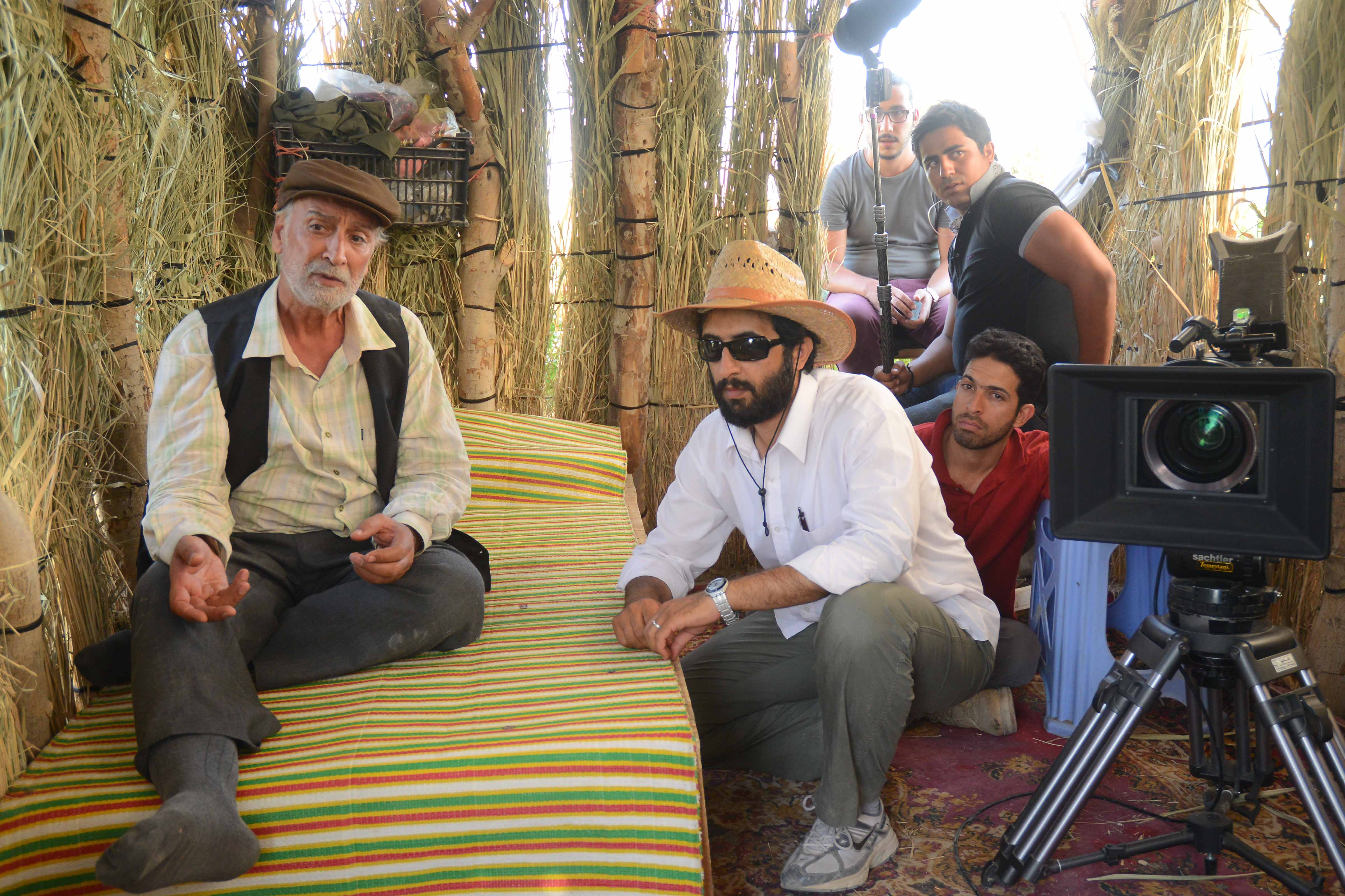 بهروز شعیبی در صحنه سریال تلویزیونی پرده‌نشین به همراه محمود‌ پاک‌نیت