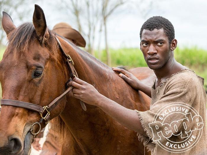 Malachi Kirby در صحنه فیلم سینمایی ریشه ها