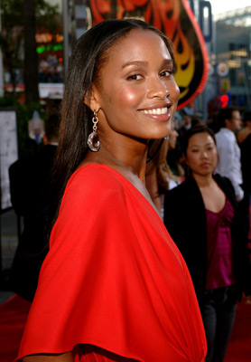 Joy Bryant در صحنه فیلم سینمایی شاه کلید