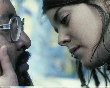 Anapola Mushkadiz در صحنه فیلم سینمایی Battle in Heaven به همراه Marcos Hernández