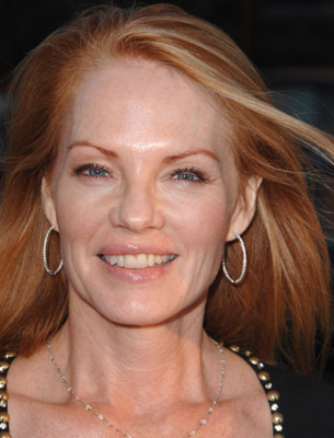 Marg Helgenberger در صحنه فیلم سینمایی آپالوزا