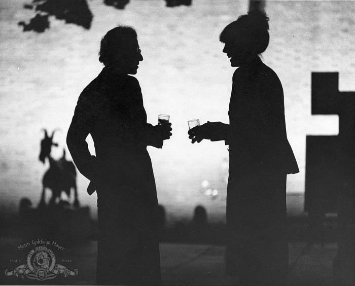 وودی آلن در صحنه فیلم سینمایی منهتن به همراه دایان کیتن