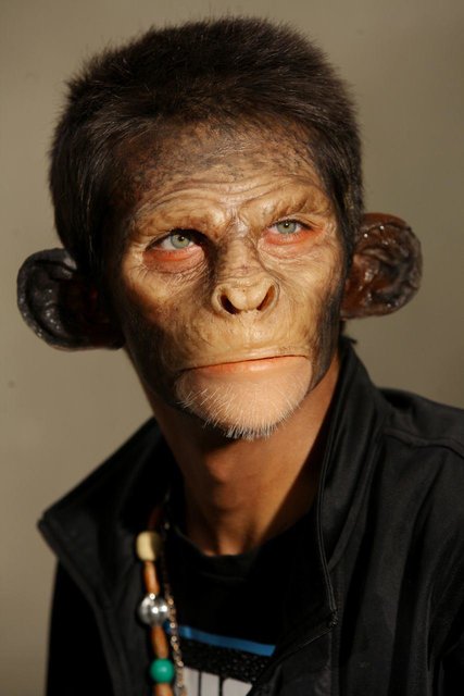 ارسلان قاسمی در صحنه فیلم سینمایی آهوی پیشونی سفید 2