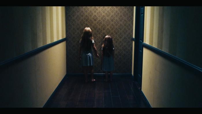 Taylor Geare در صحنه فیلم سینمایی خانه رویایی به همراه Claire Geare